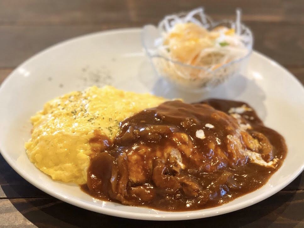 ふわふわ玉子のオムライス 850円